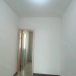 万聚凯旋城地处东环南环路，拥有精装两居室。该小区邻近三龙明珠、春风小区和屹立花园等