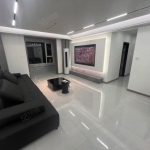 在新世纪龙湖的世纪一品，有现代精装的 4 居室，屋内皆是品牌家具，拎包随时能够入住