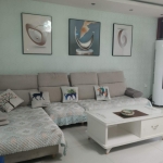 在中心医院东区，沃尔玛美乐城的三居室，配备车位