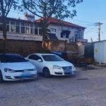 现出租一处空地，其临近大路，进出车轻松方便