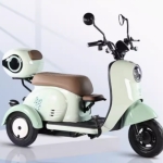 新款家用小型电动三轮车，女士接送孩子、老人休闲代步迷你老年电瓶车