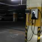 金世纪花园电梯口位置，可进行充电桩的安装