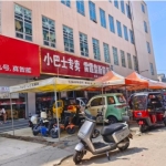 位于国风北门，包更名，每月租金 5100 元，为单一层