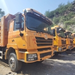 陕汽重卡的德龙 F3000 自卸车型，可载重 12.37 吨，动力达 380 马力