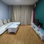 康德、火车站附近有一套大两居室房屋