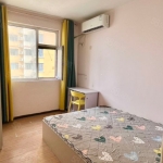 美罗城有正规卧室出租，可押一付一。房间带 wifi，可做饭。临近釜阳公园