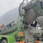 搅拌运输车，原版 18 方亚特，手续齐全。来电即享优惠，机不可失