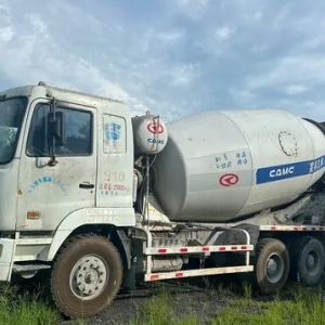 18 年华菱大 12 方的搅拌运输车，可包提档