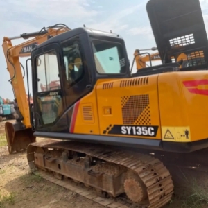 三一重工的三一 315 挖掘机低价出售，且质保一