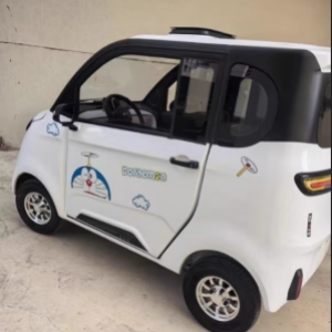 新能源电动四轮车，适合家用，为女士及成年人设计的小型车型